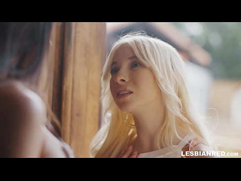 ❤️ Dívka se po několika měsících vrátí domů a skončí u lízání kundy své nevlastní matky ❌ Tvrdé porno u cs.porn-milf-300.ru ❤